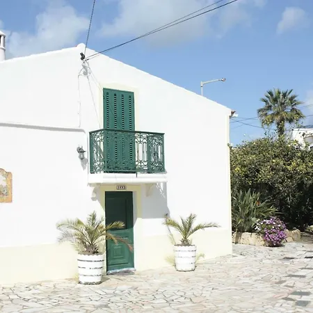 Casa Toni Nyaraló *